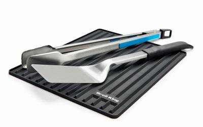 Broil King Crown Magnetic Silicone Side Shelf Grill Mat - 60008
