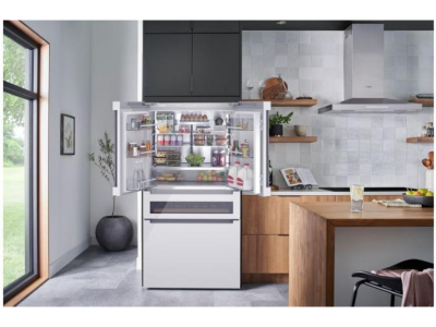36" Bosch 800 Series French Door Bottom Mount Glass door Refrigerator in White - B36CL81ENW