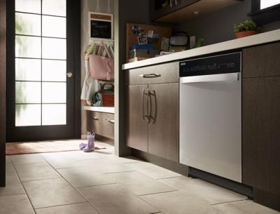 24" Whirlpool Quiet Dishwasher with Stainless Steel Tub - WDF550SAHS